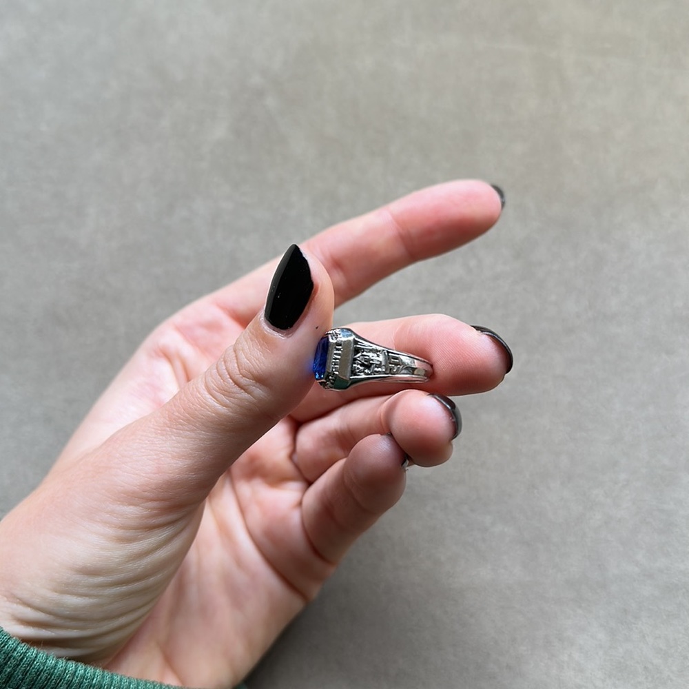 Sapphire + White Gold Band Mercy High School Burlingame c/o 2008 Ring 💍